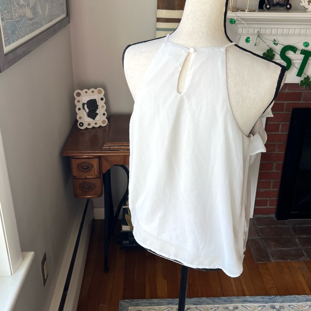 Monteau | White Ruffle Tank - Picture 7 of 10